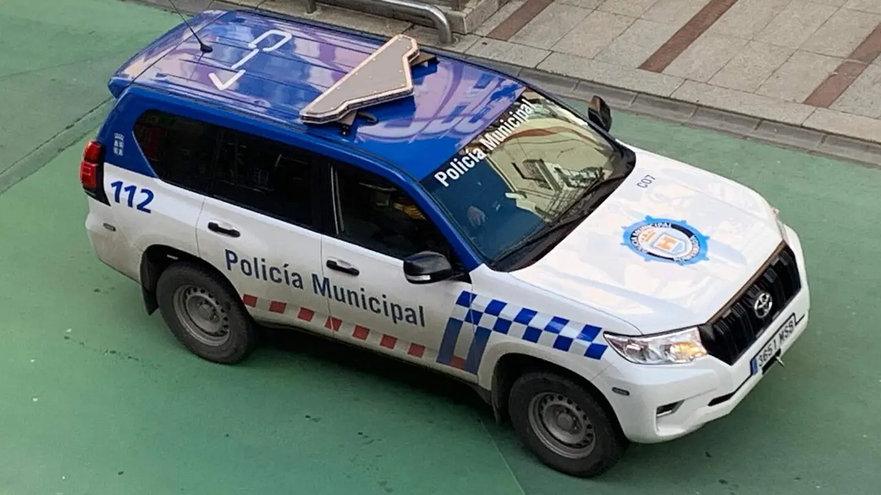 Un veh&iacute;culo de la Polic&iacute;a Municipal de Ponferrada.