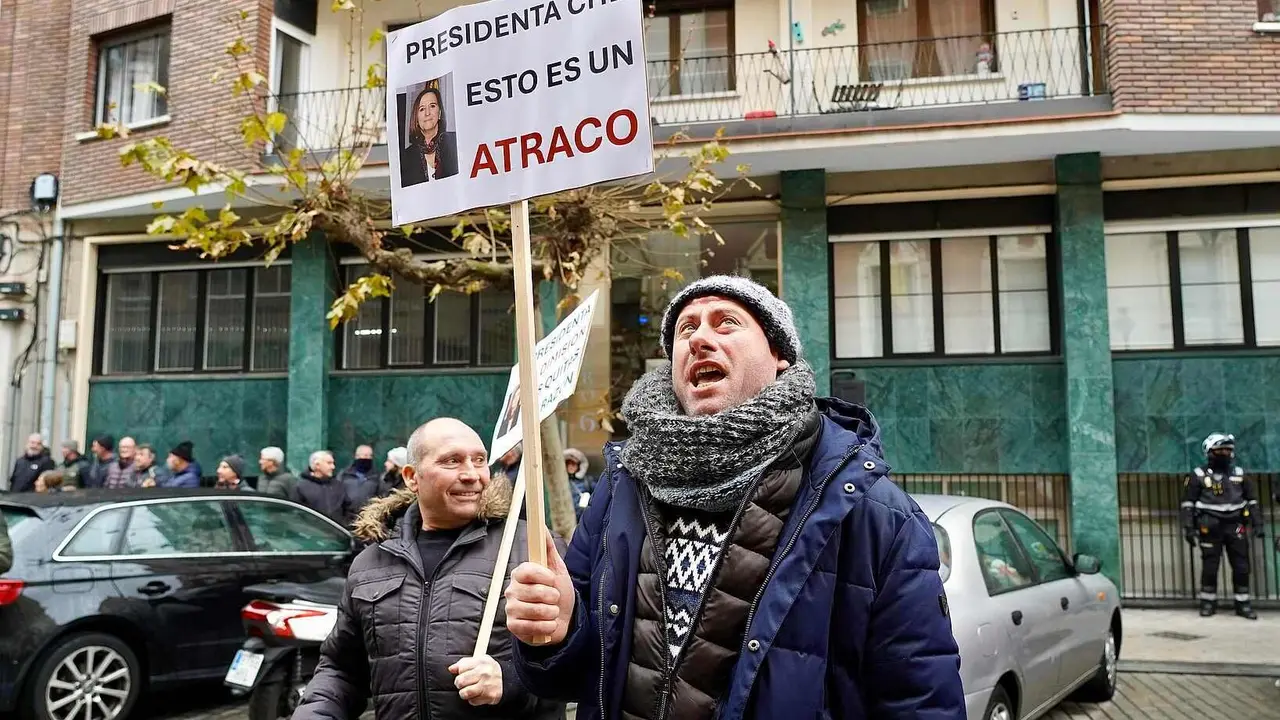 Los regantes del P&aacute;ramo Bajo de Le&oacute;n se movilizan ante la CHD para exigir que cumpla los compromisos firmados