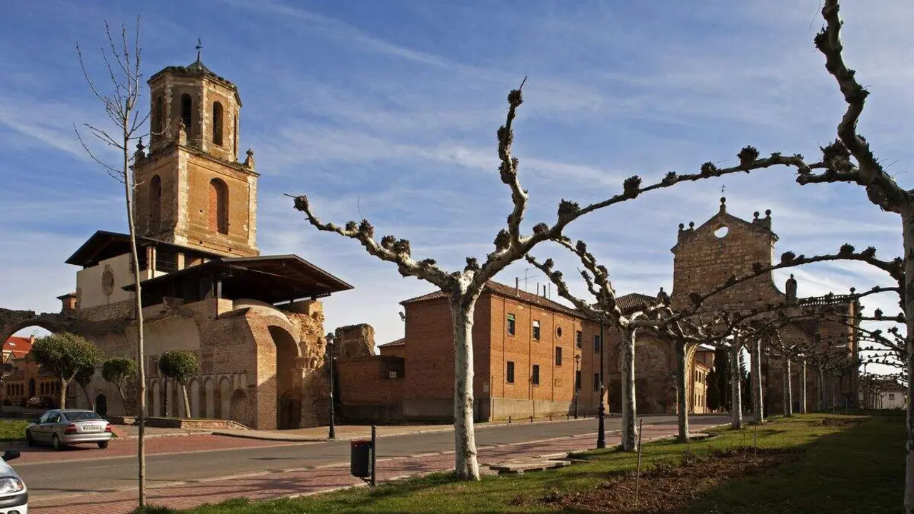 Monasterio de San Facundo y San Primitivo y Arco de San Benito de Sahag&uacute;n. Foto: Turismo JCyL