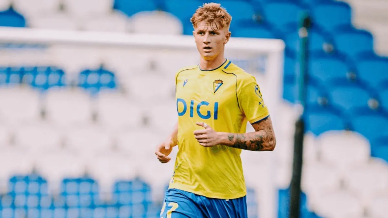 pelayo-fernandez-en-su-debut-con-el-cadiz