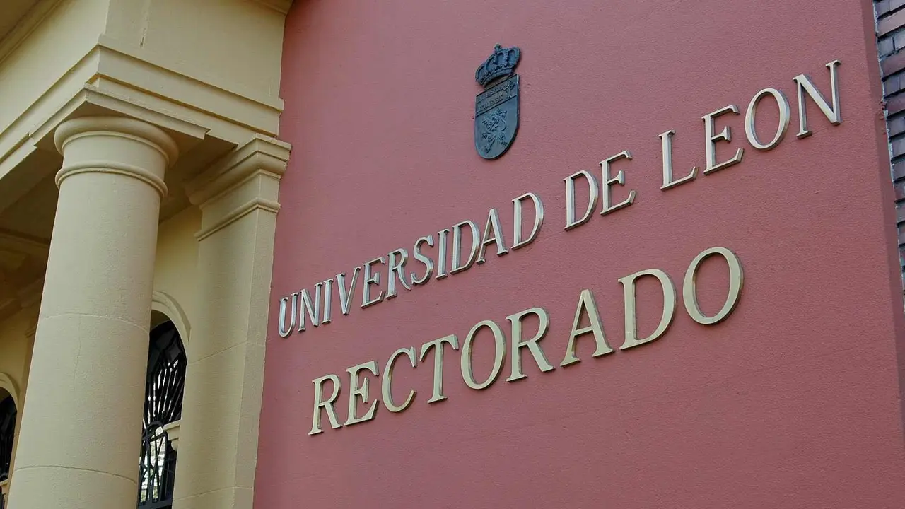 Imagen del rectorado de la Universidad de Le&oacute;n.