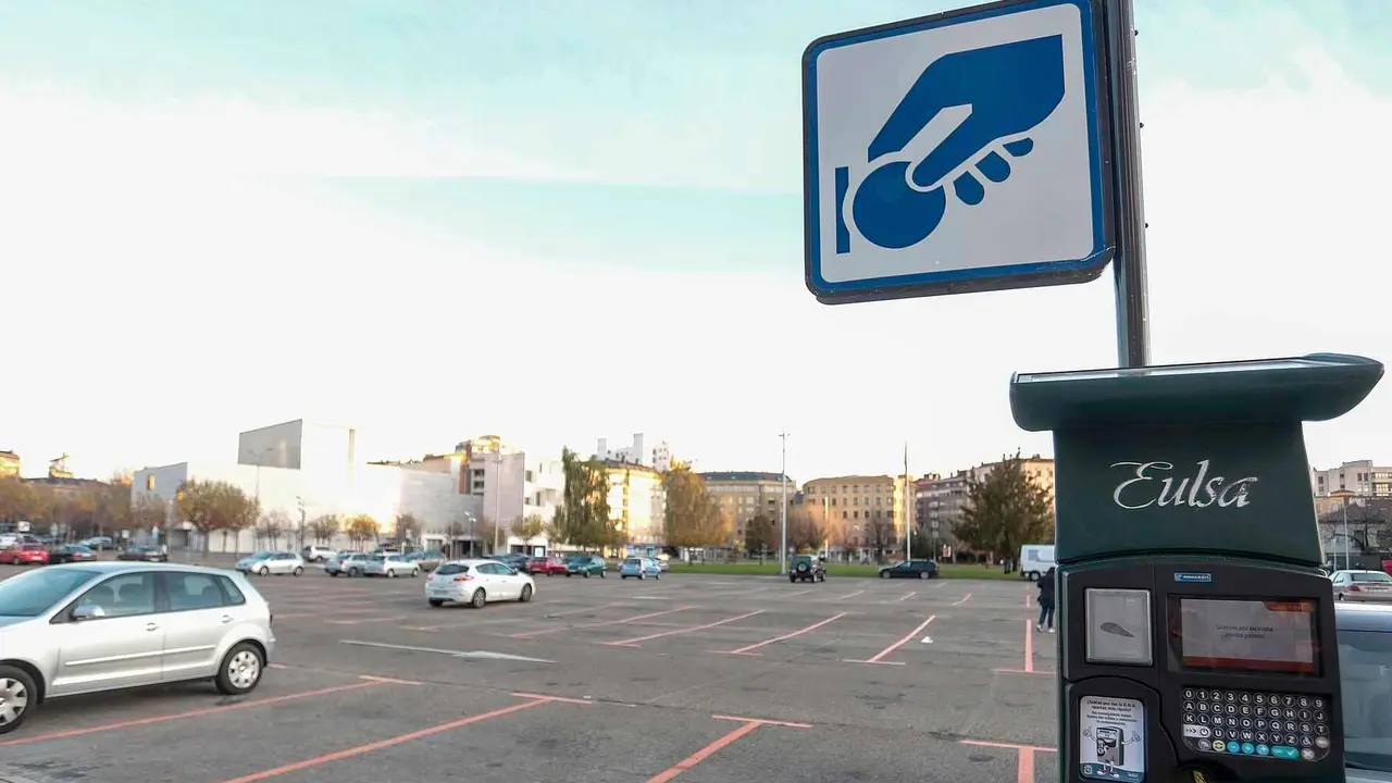 Zona naranja de la O.R.A. frente a la delegaci&oacute;n territorial de la Junta en Le&oacute;n, gestionada por Eulsa. Foto: Campillo