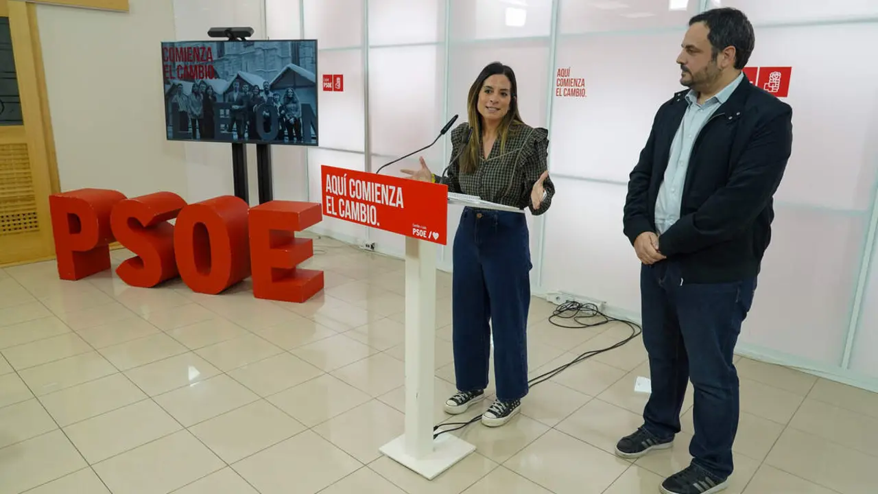 Los candidatos del Partido Socialista de Le&oacute;n a las Cortes de Castilla y Le&oacute;n, Nuria Rubio y Benjam&iacute;n Fern&aacute;ndez, informan sobre la actualidad pol&iacute;tica
