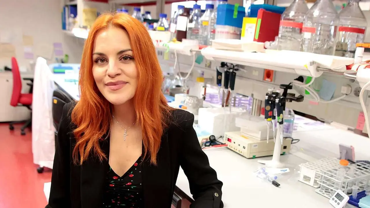 La investigadora leonesa y astronauta Sara Garc&iacute;a, en el laboratorio.