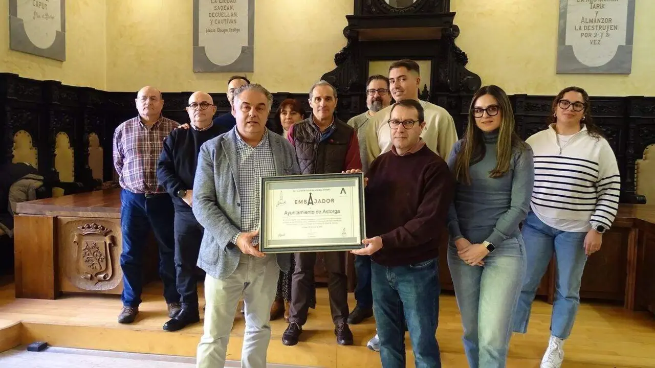 El Palacio de Gaud&iacute; de Astorga (Le&oacute;n) nombra al Ayuntamiento como &lsquo;Embajador del Palacio&rsquo;