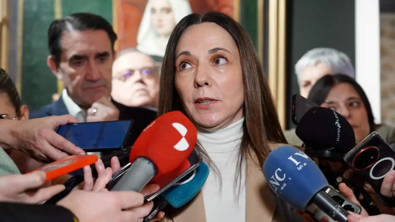 El presidente provincial del Partido Popular de Le&oacute;n, Juan Carlos Su&aacute;rez-Qui&ntilde;ones, presenta a la nueva cabeza de lista a las Cortes por Le&oacute;n, Maria Jos&eacute; &Aacute;lvarez, y mantiene un encuentro con alcaldes, portavoces y simpatizantes acompa&ntilde;ado por el consejero de Sanidad, Alejandro V&aacute;zquez. Foto: Campillo