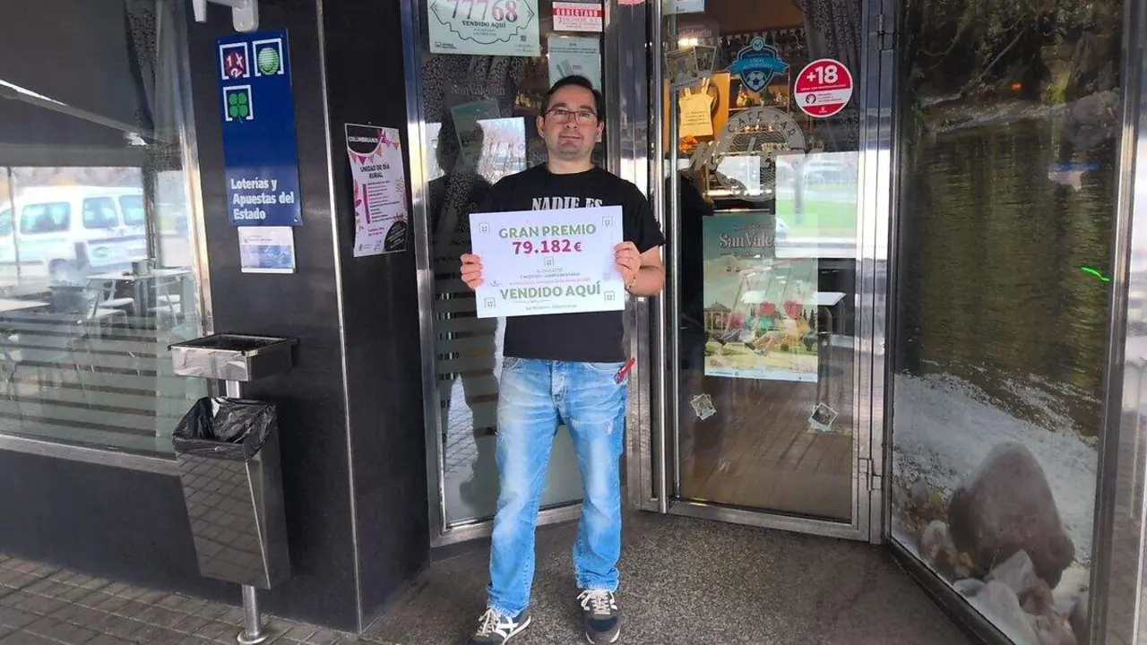 La localidad de Columbrianos celebra el premio de la Bono Loto.