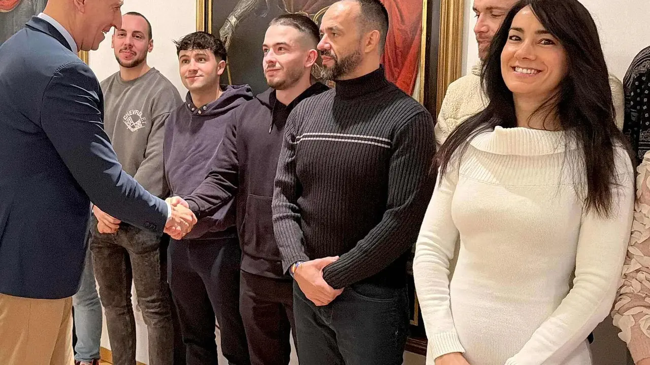 Polic&iacute;a Local (2)