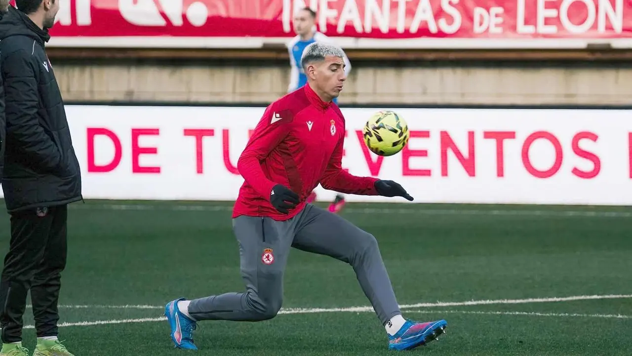 Thiago Ojeda, durante el calentamiento.