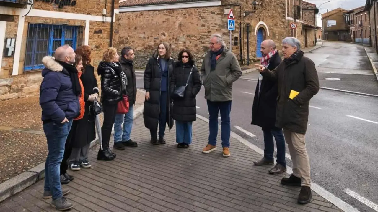 La Comisi&oacute;n de Patrimonio durante su cita en Val de San Lorenzo.
