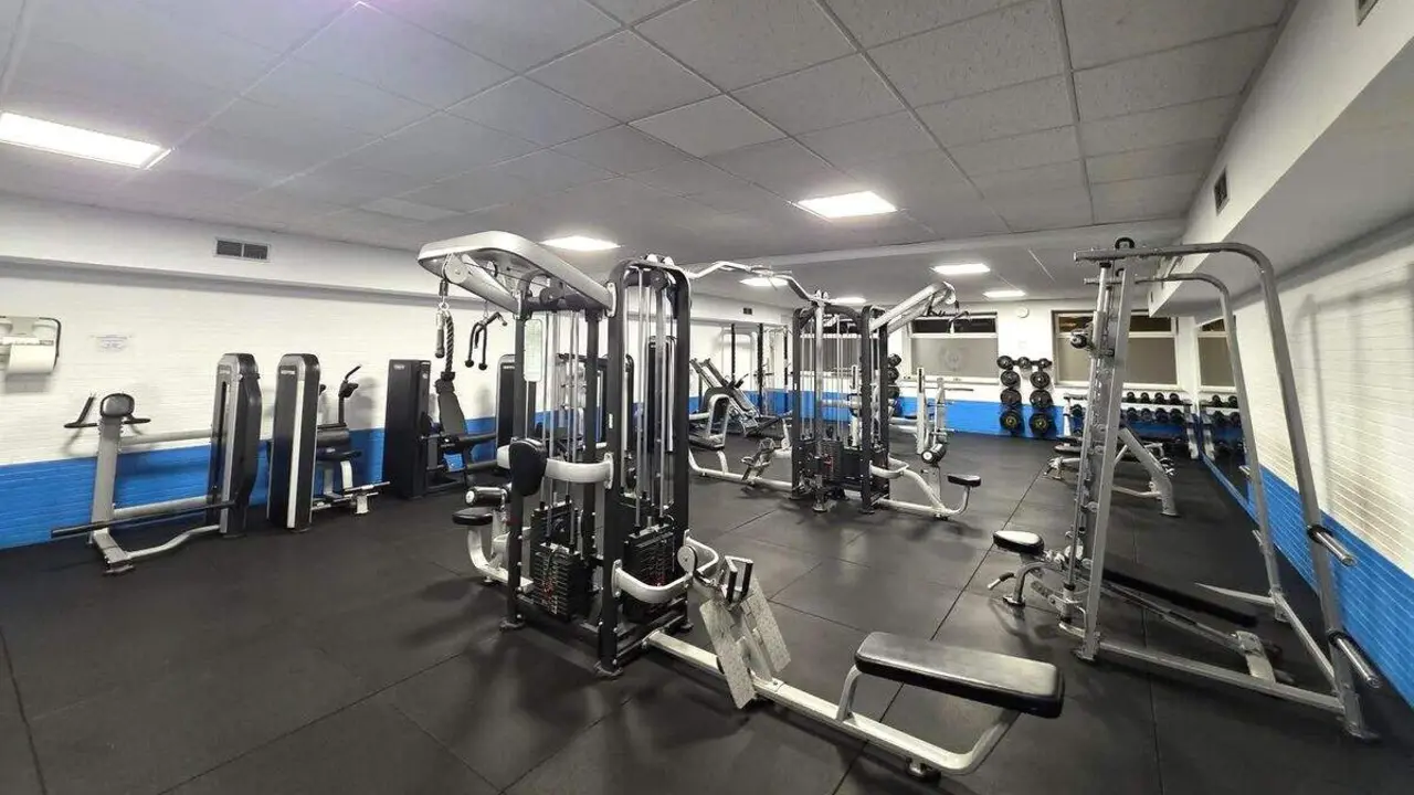 gimnasio polideportivo Navatejera