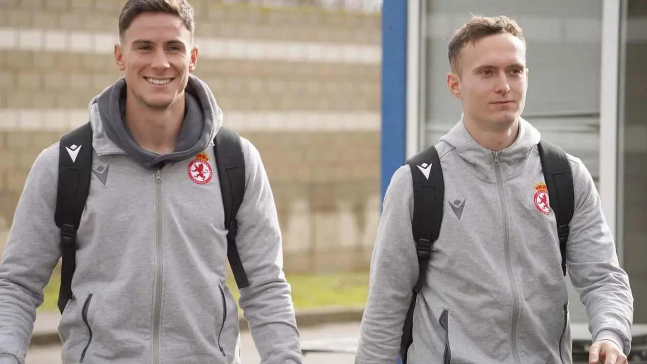 Los jugadores de la Cultural, en Le&oacute;n, en la antesala de su desplazamiento a Marbella.