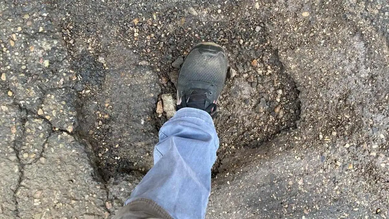 El Ayuntamiento de Santa Mar&iacute;a del P&aacute;ramo ha vuelto a denunciar p&uacute;blicamente el mal estado de las carreteras de titularidad auton&oacute;mica que atraviesan el municipio, una situaci&oacute;n que atribuye a la &ldquo;falta absoluta de mantenimiento&rdquo; por parte de la Junta de Castilla y Le&oacute;n.