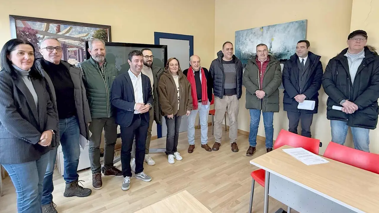 Los alcaldes del alfoz de Le&oacute;n posan a la conclusi&oacute;n del encuentro mantenido en San Andr&eacute;s del Rabanedo.