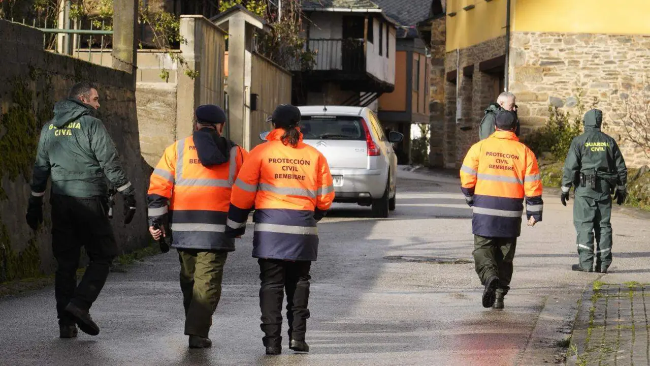Dispositivo de b&uacute;squeda del octogenario desaparecido en Noceda del Bierzo. Foto: C&eacute;sar S&aacute;nchez