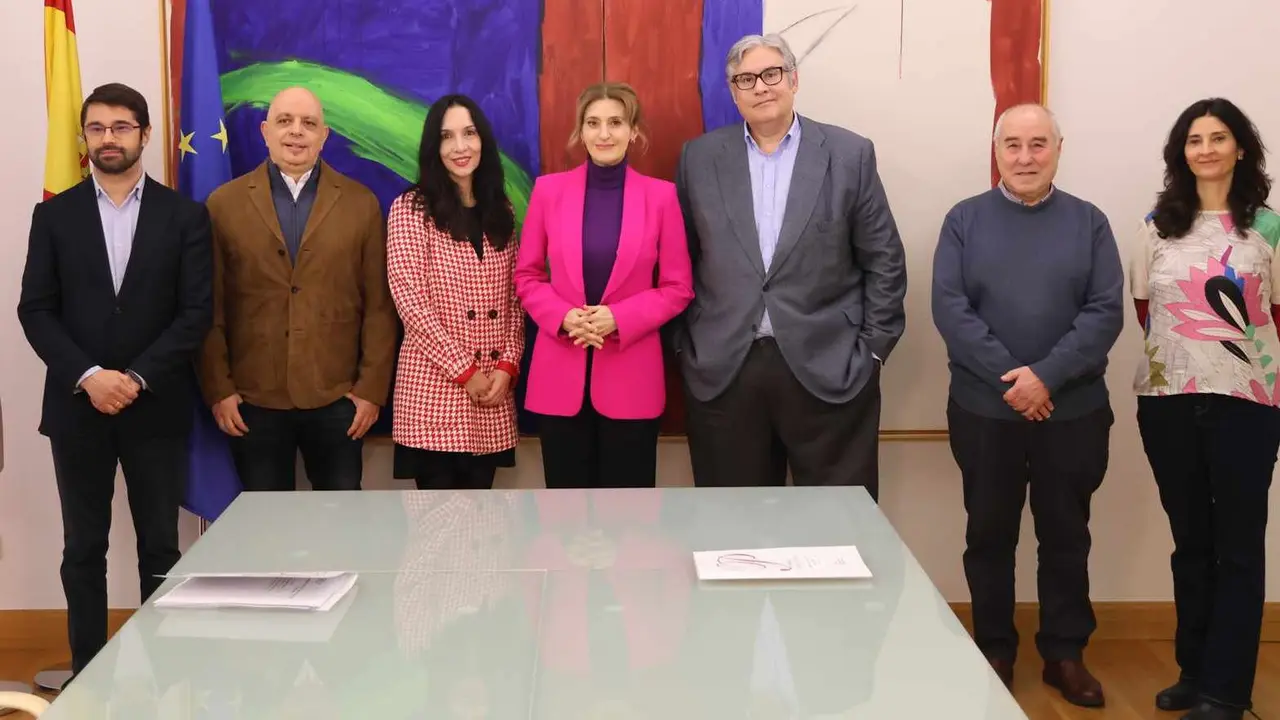 Jurado del premio Castilla y Le&oacute;n de las letras.