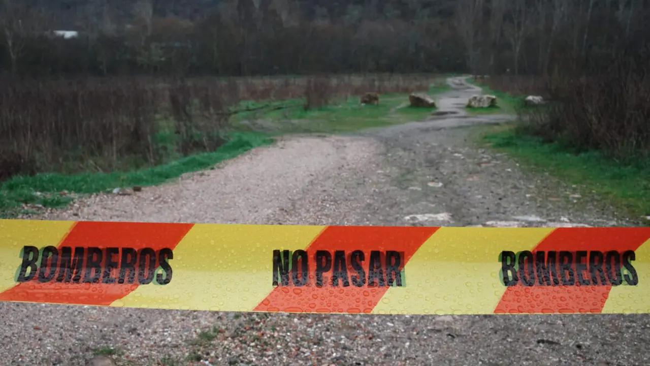 Accesos cerrados al paseo del r&iacute;o Sil a su paso por Ponferrada, debido al aumento del cauce por el temporal de lluvias