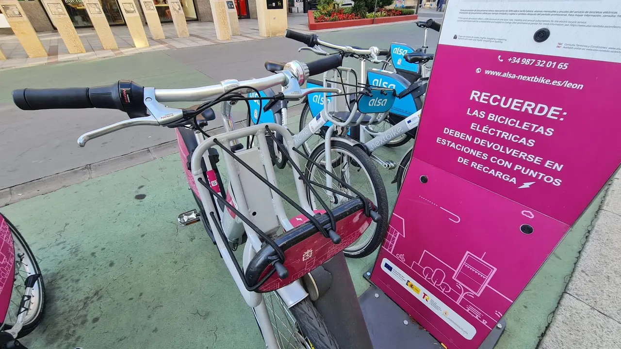 El Servicio de Pr&eacute;stamo de Bicicletas del Ayuntamiento de Le&oacute;n cerr&oacute; 2025 con un notable incremento de actividad. A lo largo del a&ntilde;o se contabilizaron 178.489 alquileres (unos 490 diarios de media), lo que supone un aumento del 31,5% respecto a 2024, cuando se registraron 122.290 usos.