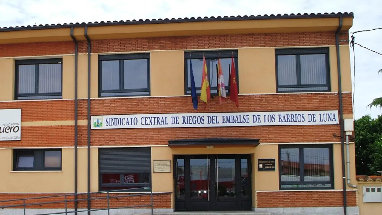 Sede del Sindicato Regantes del Embalse de Barrios Luna.