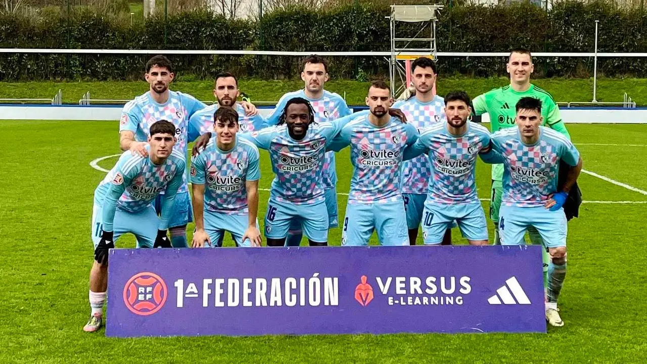 Alineaci&oacute;n inicial de la Ponferradina, un equipo que finalmente se llev&oacute; los tres puntos.