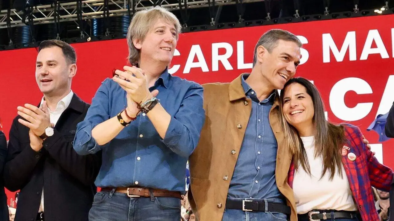 El presidente del Gobierno, Pedro S&aacute;nchez, clausura de las Jornadas del PSOE ''Atr&eacute;vete a construir futuro en Castilla y Le&oacute;n'', junto al secretario general del PSOECyL y candidato a la Presidencia de la Junta, Carlos Mart&iacute;nez
