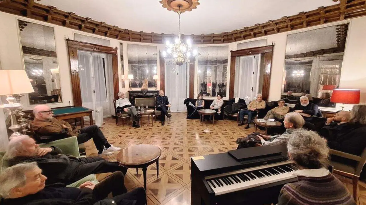 'Conversaciones en la casa'