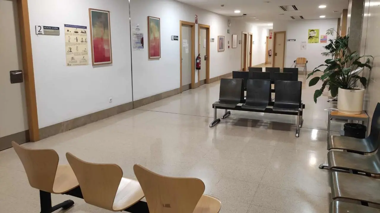 Consultas vac&iacute;as por la huelga de m&eacute;dicos en el centro de salud de Eras de Renueva, en Le&oacute;n capital.