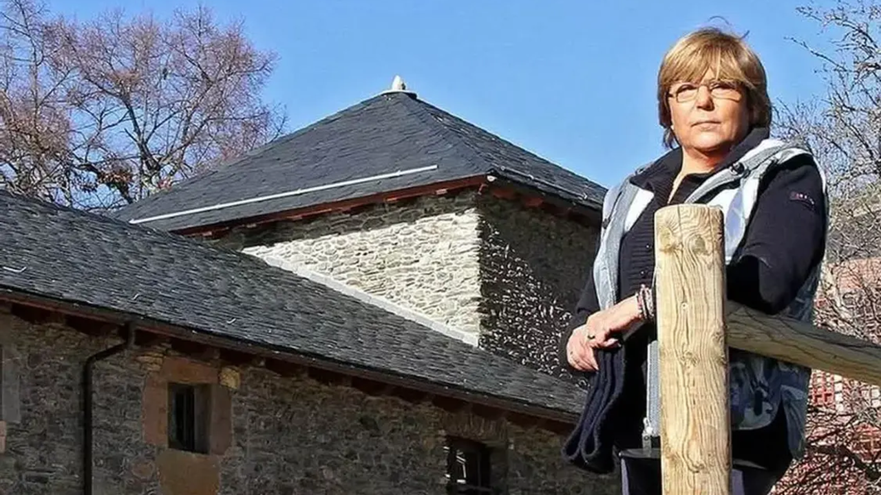 La alcaldesa de Murias de Paredes, Mari Carmen Mallo, carga contra Movistar por sus problemas de cobertura.