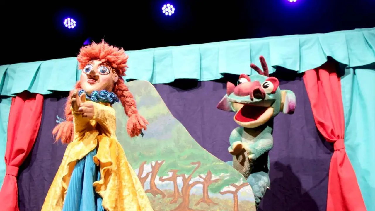 Las actividades en Villaquilambre alcanzan a todas las edades, en la imagen 'Pelegr&iacute;n y el drag&oacute;n' para los m&aacute;s peque&ntilde;os.