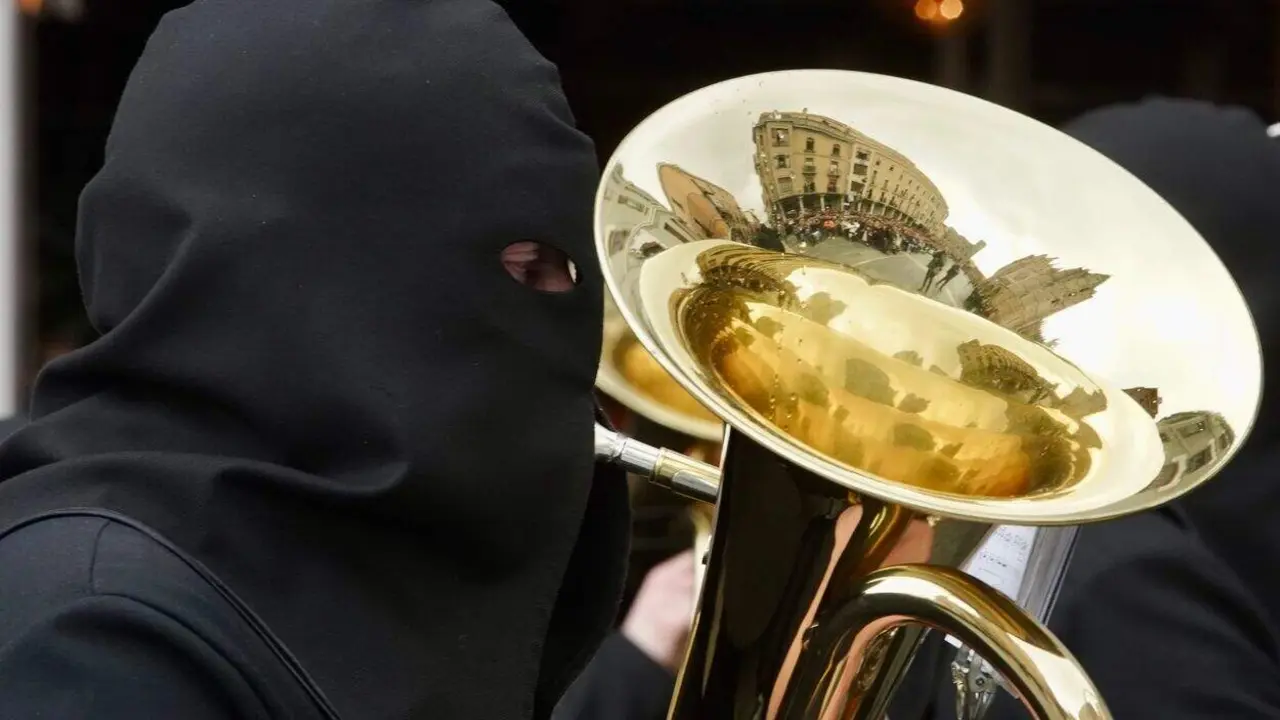 Celebraci&oacute;n del acto de &lsquo;El Encuentro&rsquo; en el transcurso de la Procesi&oacute;n de los Pasos de la Cofrad&iacute;a Dulce Nombre de Jes&uacute;s Nazareno