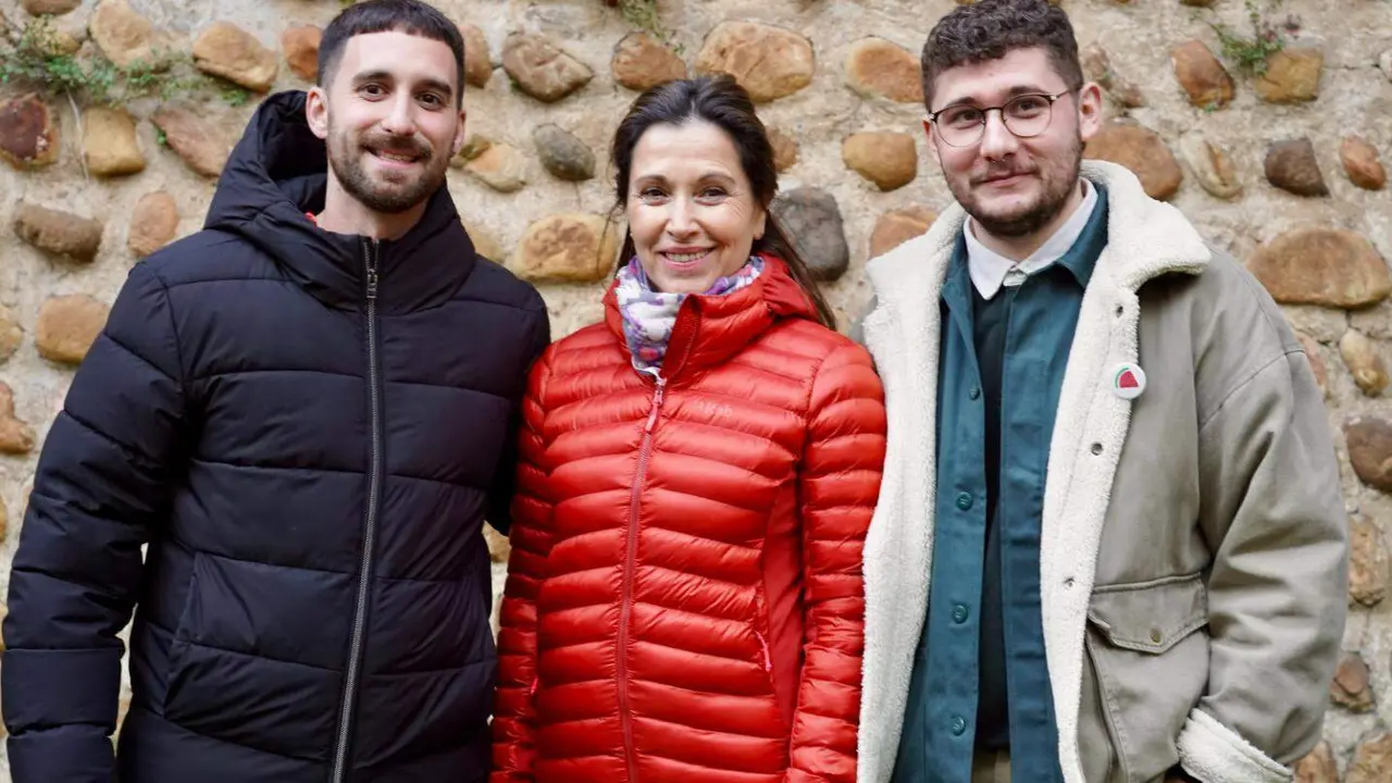 El candidato de En Com&uacute;n a la Presidencia de la Junta de Castilla y Le&oacute;n, Juan Gasc&oacute;n, presenta a los candidatos de la coalici&oacute;n compuesta por Izquierda Unida, Movimiento Sumar y Verdes Equo en la provincia de Le&oacute;n. Fotos: Campillo