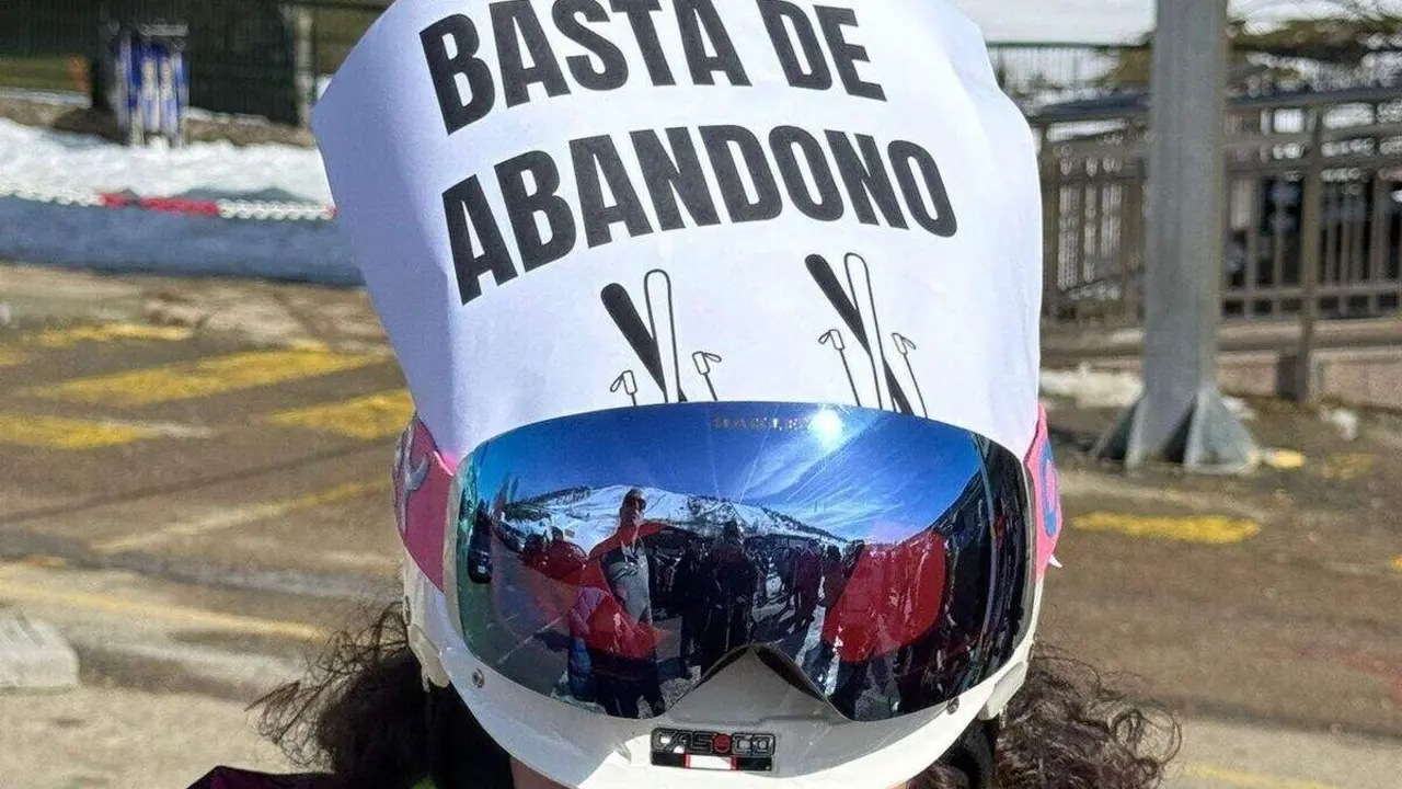 Vecinos y comerciantes de Laciana durante una protesta, en este caso reclamando inversiones en Leitariegos.
