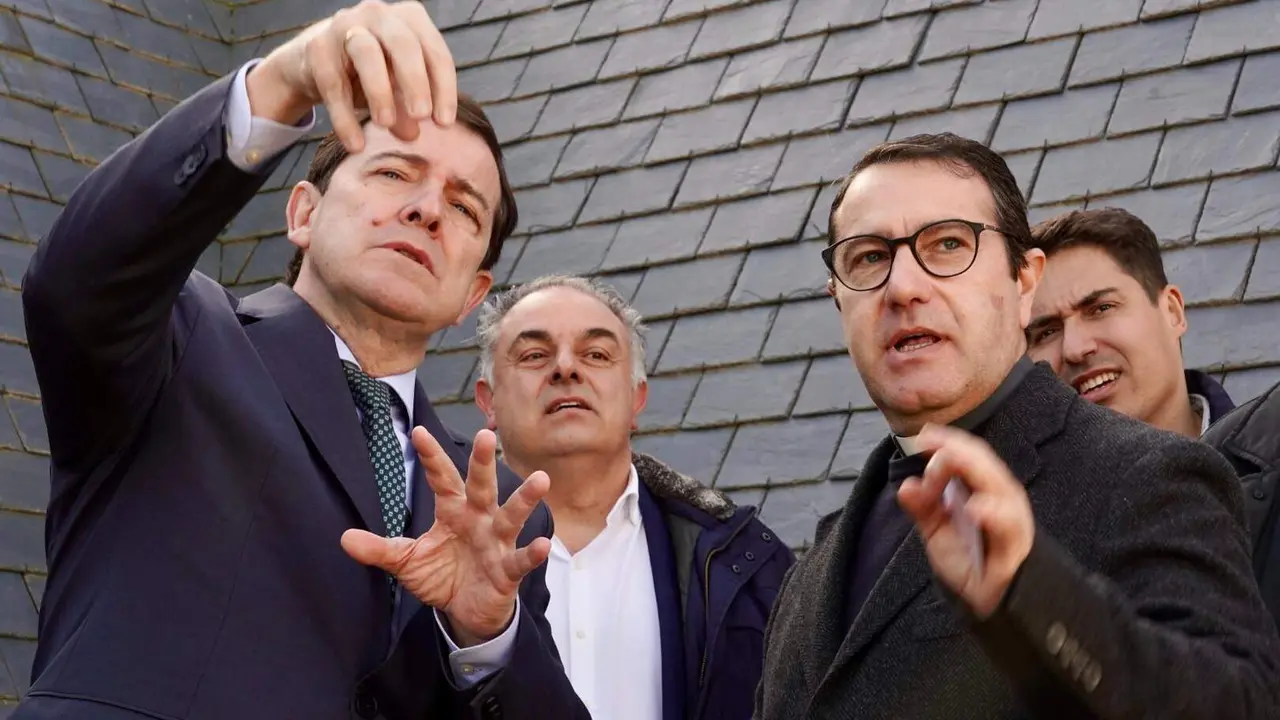 Alfonso Fern&aacute;ndez Ma&ntilde;ueco durante su presencia en la localidad leonesa de Astorga, donde aprovech&oacute; la ocasi&oacute;n para visitar el Palacio Episcopal, &ldquo;una de las pocas cosas hechas fuera de Catalu&ntilde;a por Antonio Gaud&iacute;&rdquo;, adem&aacute;s en el a&ntilde;o que se conmemora el centenario de su muerte. Foto: Campillo