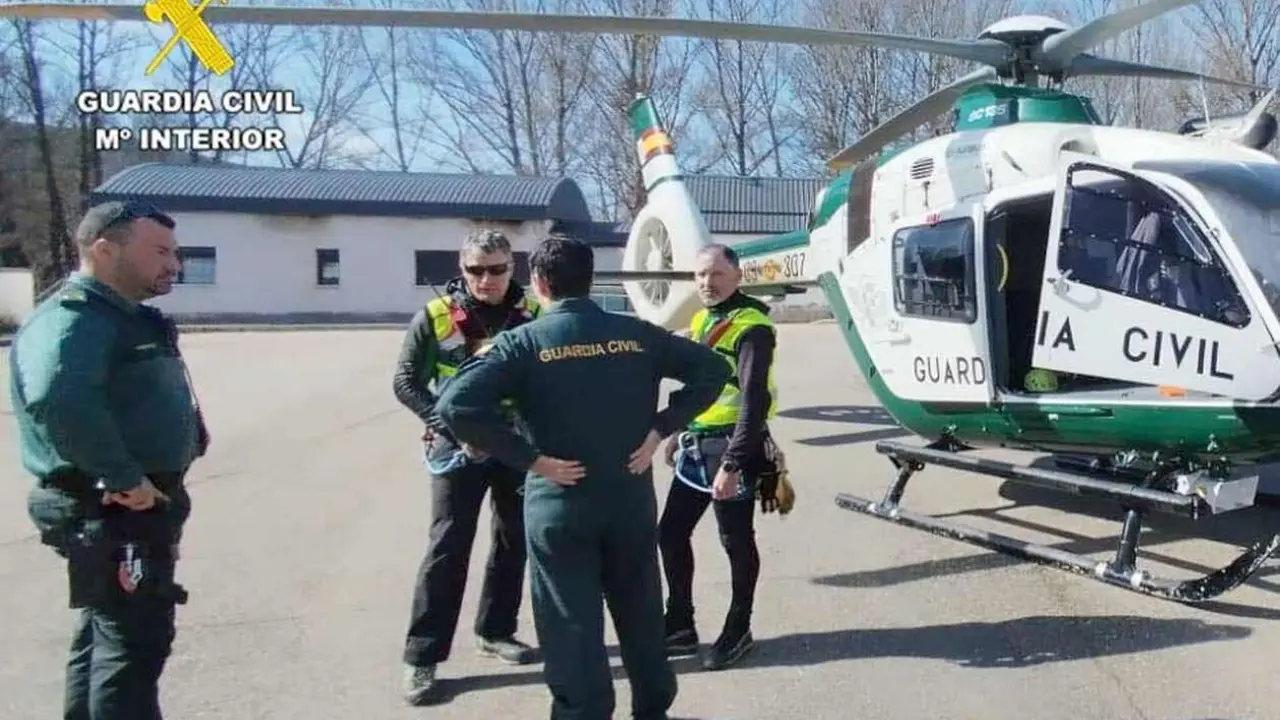 Efectivos de la Guardia Civil, durante el operativo de b&uacute;squeda y rastreo.