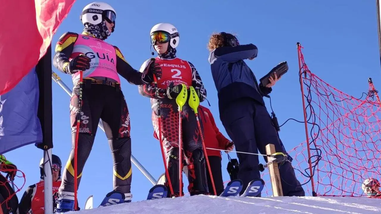 El joven leon&eacute;s Guzm&aacute;n Carro, oro en Slalom en la Copa de Espa&ntilde;a Inclusiva.