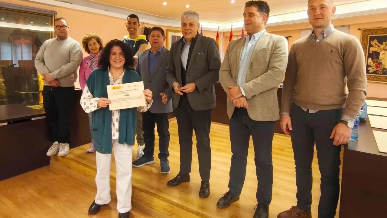 El delegado territorial de la Junta en Le&oacute;n ha participado en la clausura del programa mixto &lsquo;Coyanza Integra XI&rsquo;, desarrollado por el Ayuntamiento de Valencia de Don Juan, donde ocho alumnos han recibido sus diplomas tras completar su formaci&oacute;n en jardiner&iacute;a, horticultura y fruticultura.