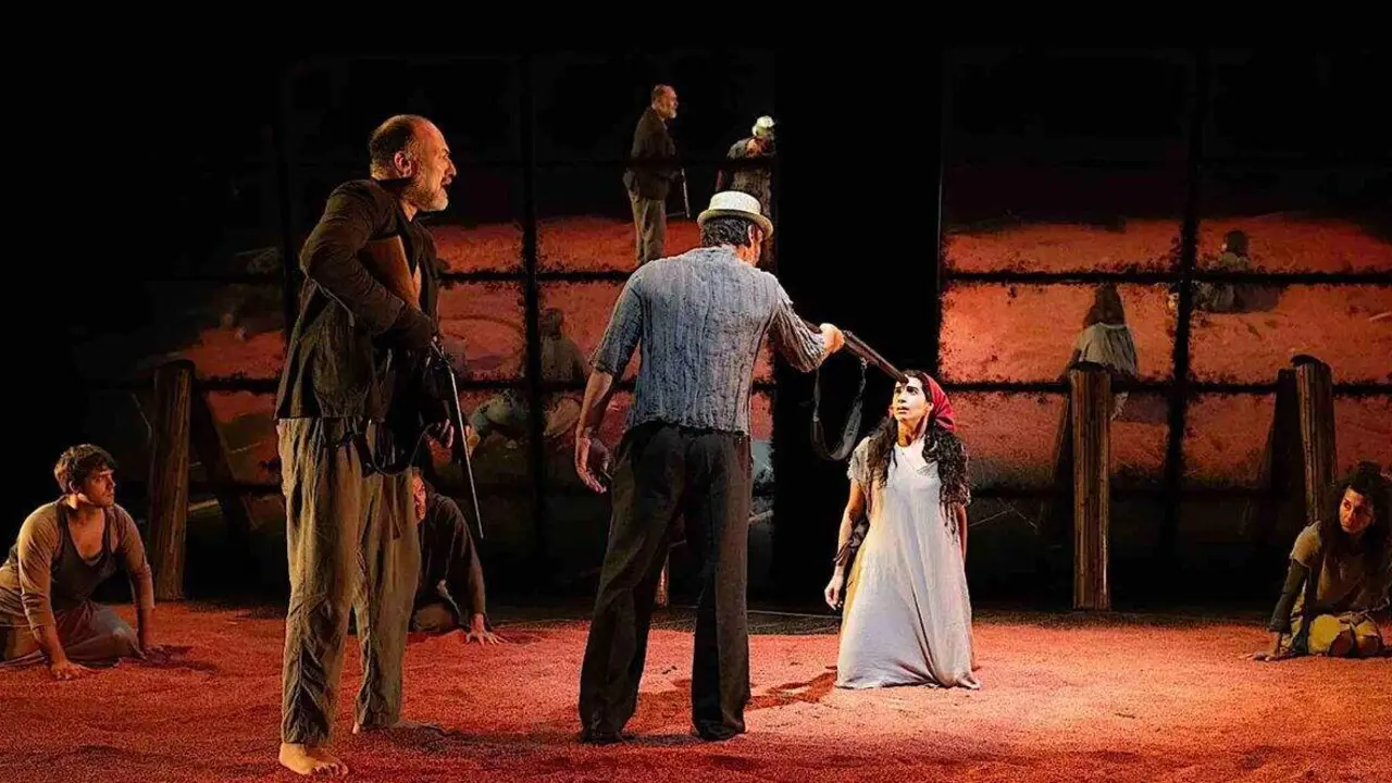 Escena de &lsquo;La barraca&rsquo;, de Mag&uuml;i Mira.