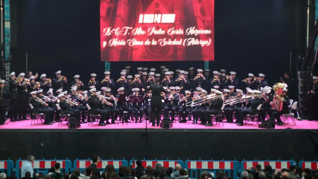 Celebraci&oacute;n de Al Brazo y al Hombro Fest, festival que re&uacute;ne por primera vez a bandas de m&uacute;sica de cofrad&iacute;as de Castilla y Le&oacute;n, Galicia y Andaluc&iacute;a. Fotos: Peio Garc&iacute;a