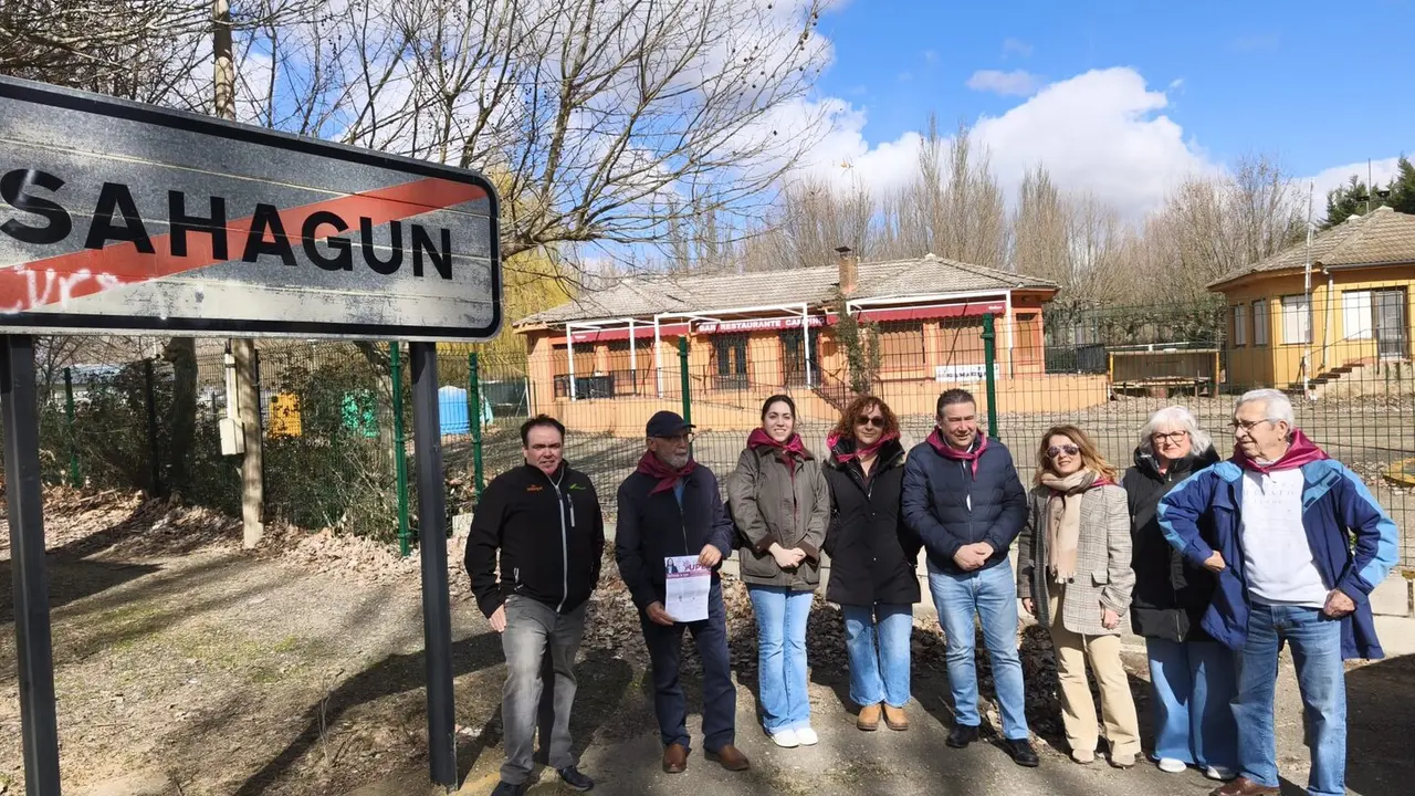 Visita de la candidatura de la UPL a la localidad leonesa de Sahag&uacute;n. Foto: UPL.