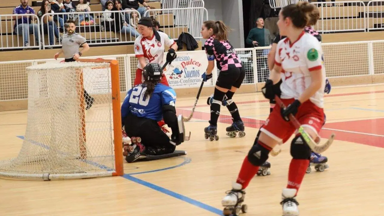 El Bembibre H.C solvent&oacute; satisfactoriamente su enfrentamiento contra Las Rozas tras vencer por 4-1, en un partido dominado de principio a fin por las bercianas. Foto: Mila Garc&iacute;a / BHC