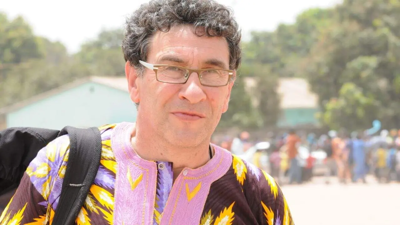 Manolo Fern&aacute;ndez en Sanyang (Gambia) durante uno de sus &uacute;ltimos viajes.