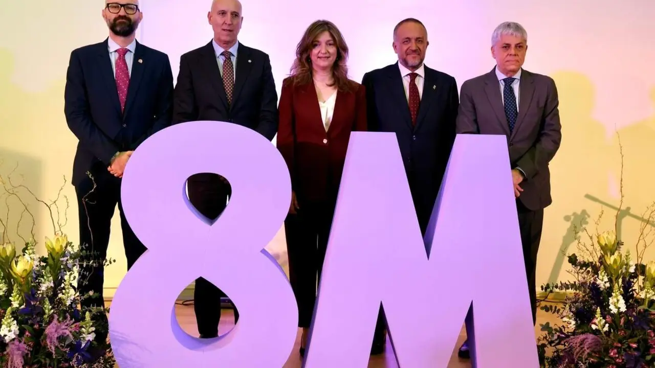 Acto conmemorativo del D&iacute;a Internacional de la Mujer en Le&oacute;n en el que participan la rectora de la ULE, Nuria Gonz&aacute;lez; el alcalde de la capital, Jos&eacute; Antonio Diez; el presidente de la Diputaci&oacute;n Provincial, Gerardo &Aacute;lvarez Courel y el delegado territorial de la Junta, Eduardo Diego