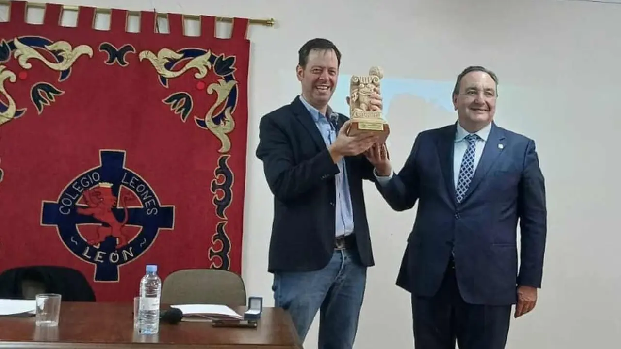 Premio Jos&eacute; Belinch&oacute;n del Colegio Leon&eacute;s.