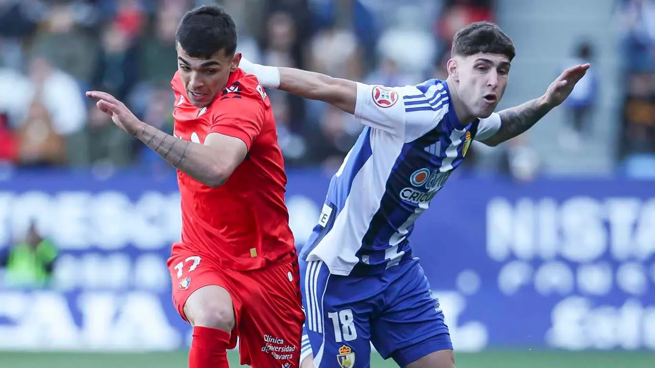 Osasuna Promesas sorprende a la Ponferradina y rompe su racha de imbatibilidad. Un gol de Asier Bonel a los 16 minutos da la victoria a los navarros en El Toral&iacute;n, donde Andr&eacute;s Prieto bati&oacute; el r&eacute;cord de minutos sin encajar pero no pudo evitar el 0-1 final.