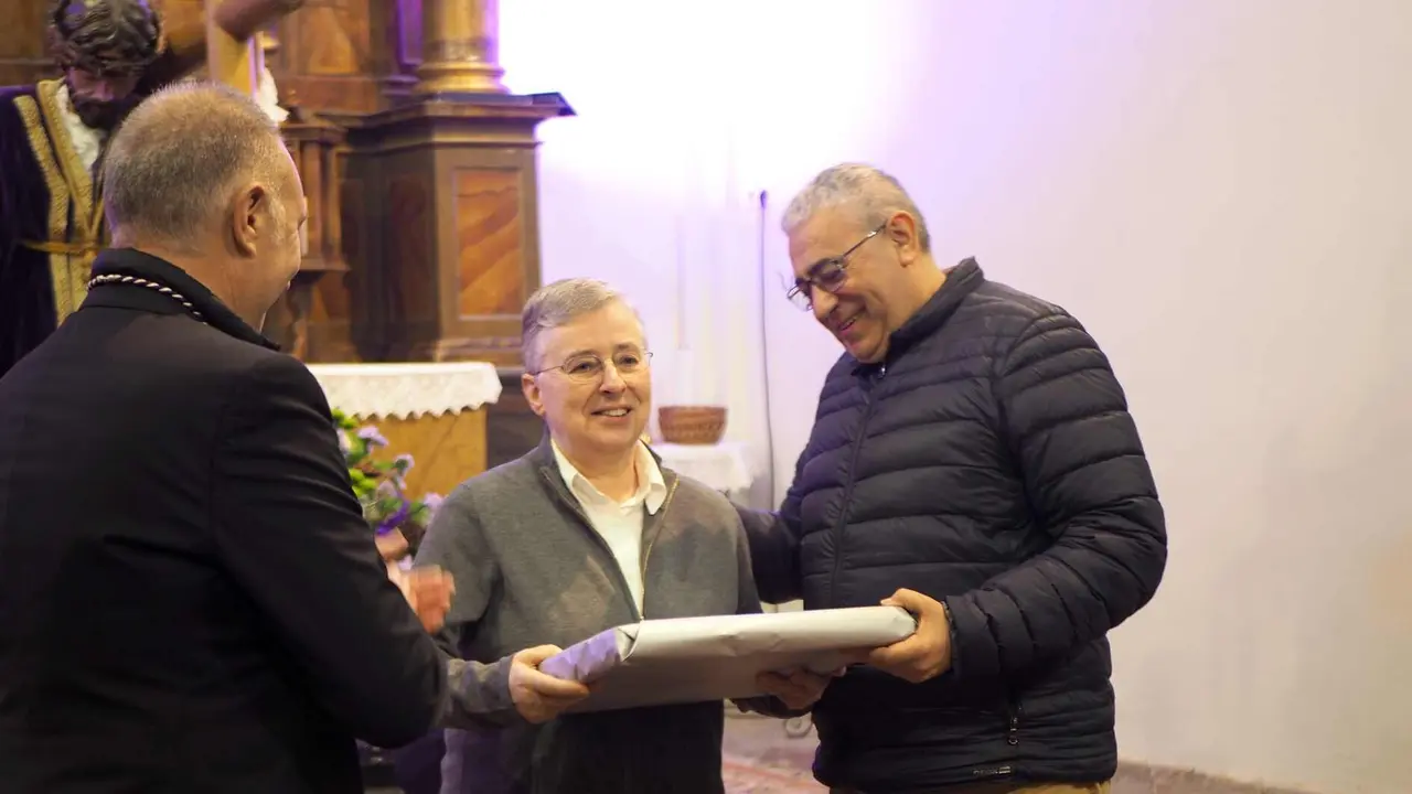 San Andr&eacute;s abre su Semana Santa con un preg&oacute;n emotivo de Yolanda Rubio. La iglesia de San Andr&eacute;s Ap&oacute;stol reuni&oacute; a numerosos fieles en un acto organizado por la Cofrad&iacute;a Las Tres Ca&iacute;das de Jes&uacute;s Nazareno que marc&oacute; el inicio de los actos de la Semana Santa 2026.