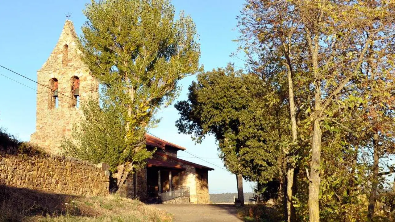 Un-espacio-que-une-a-Vanidodes-y-Benamar&iacute;as-el-cerro-de-la-iglesia-parroquial-de-ambos-pueblos 1
