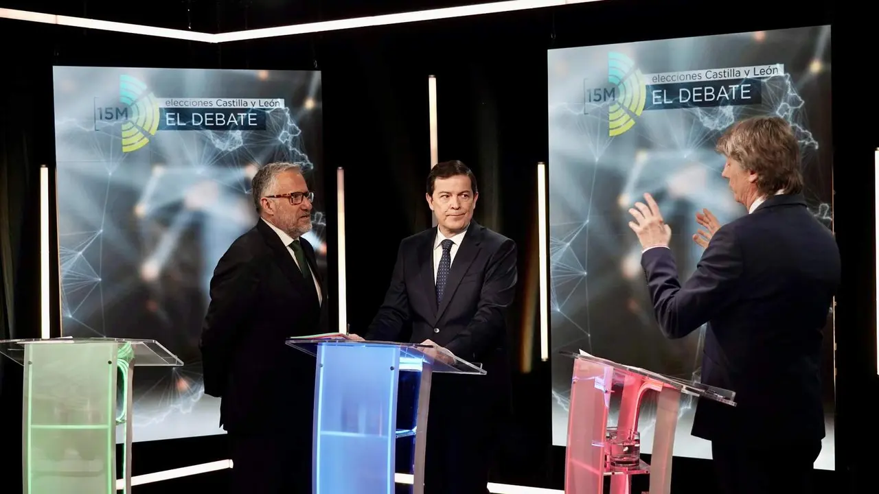 Debate candidatos a la presidencia de la Junta.

Fotos: Eduardo Margareto