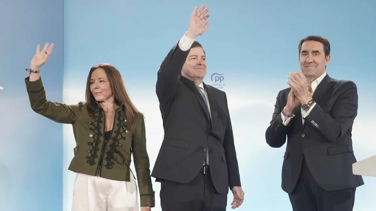 El candidato del Partido Popular de Castilla y Le&oacute;n a la reelecci&oacute;n como presidente de la Junta, Alfonso Fern&aacute;ndez Ma&ntilde;ueco, participa en un acto electoral en Le&oacute;n. Foto: Rub&eacute;n Cacho