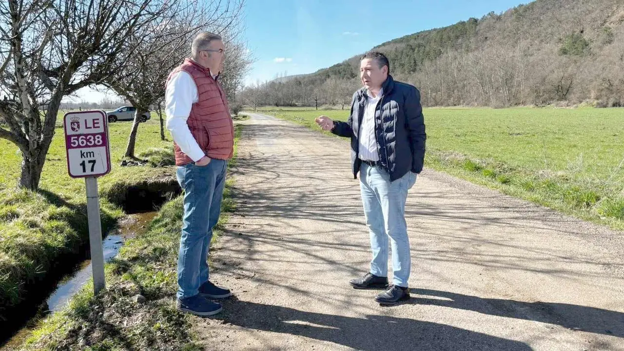 El vicepresidente de la Diputaci&oacute;n ha realizado una visita de trabajo a la carretera de Pesquera.