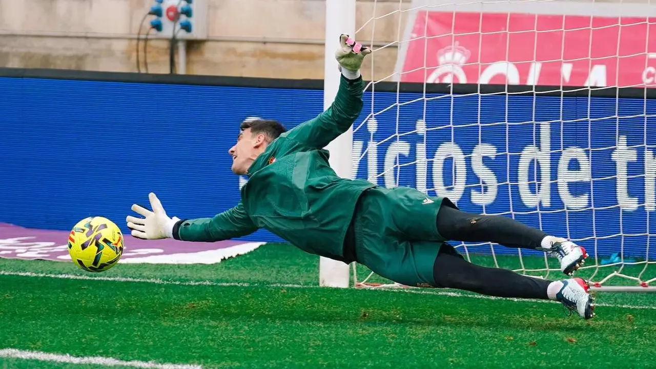 Badia, durante el calentamiento previo al partido del Racing.